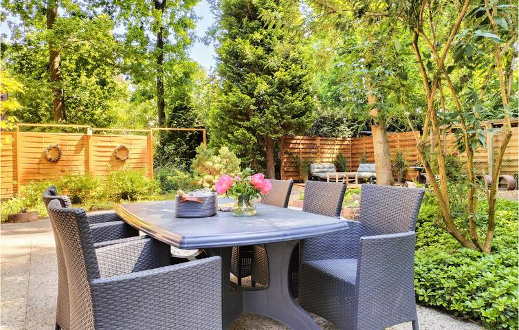 Location de vacances pour 6 personnes, avec terrasse et jardin à Lanaken - 2