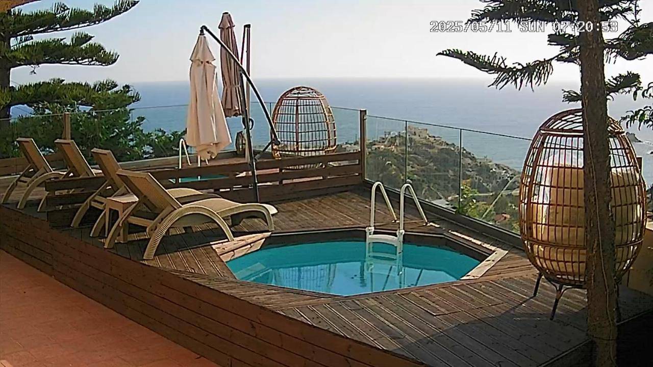 Appartement entier, Junior Suite with Private Pool in Lygaria, Achlada