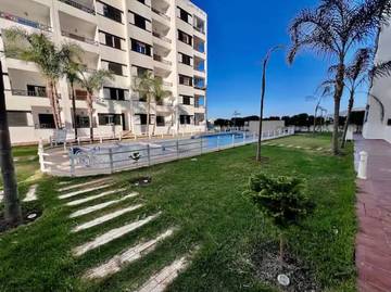 Gîte pour 5 personnes, avec terrasse ainsi que piscine et vue dans Oued Laou