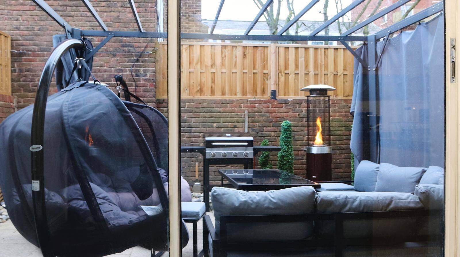 Holiday Home for 14 People in Newham, London