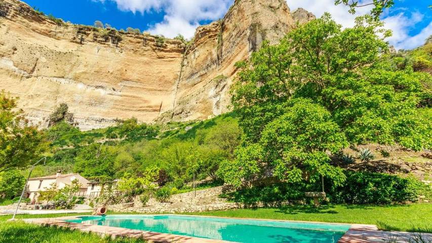 Casa de vacaciones para 8 personas, con piscina además de jardín y terraza en Ronda
