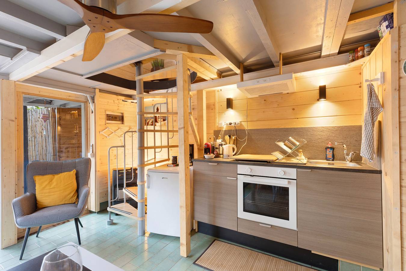 Ganze Wohnung, Gästehaus 'Haus Am Gardasee' mit Seeblick, Wlan und Klimaanlage in Manerba del Garda, Gardasee-Berge