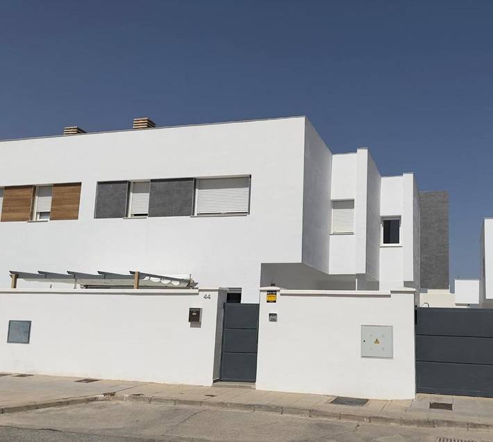 Casa de vacaciones para 6 personas, con vistas además de piscina y terraza - 1