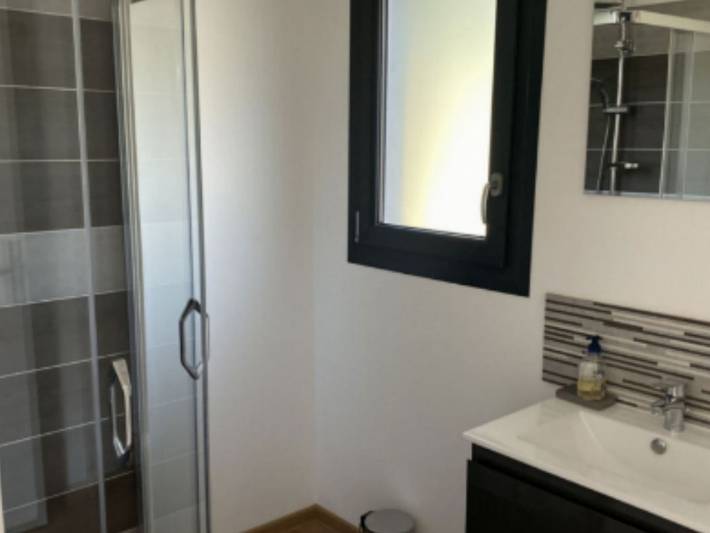 Gîte pour 4 personnes, avec terrasse et piscine, animaux acceptés à Bollène - 4