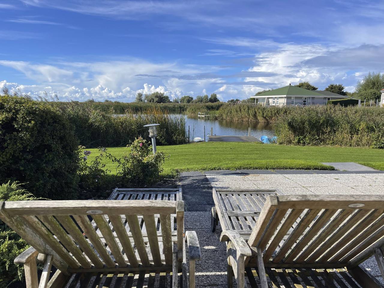 Modernes Ferienhaus mit Sauna und Whirlpool in Makkum, Ijsselmeer