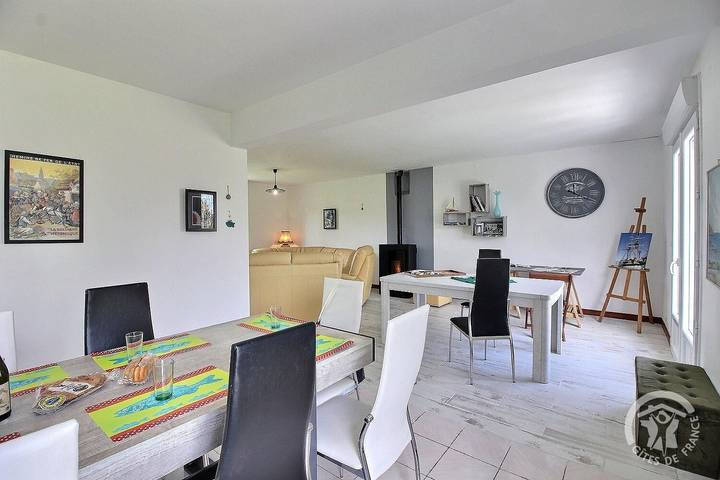 Gîte pour 8 personnes, avec Terrasse et Jardin à Ploumilliau - 3