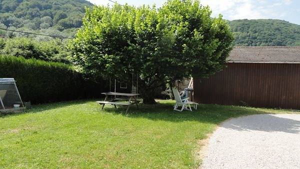 Gîte pour 4 personnes avec jardin in Vaire-Arcier, Doubs