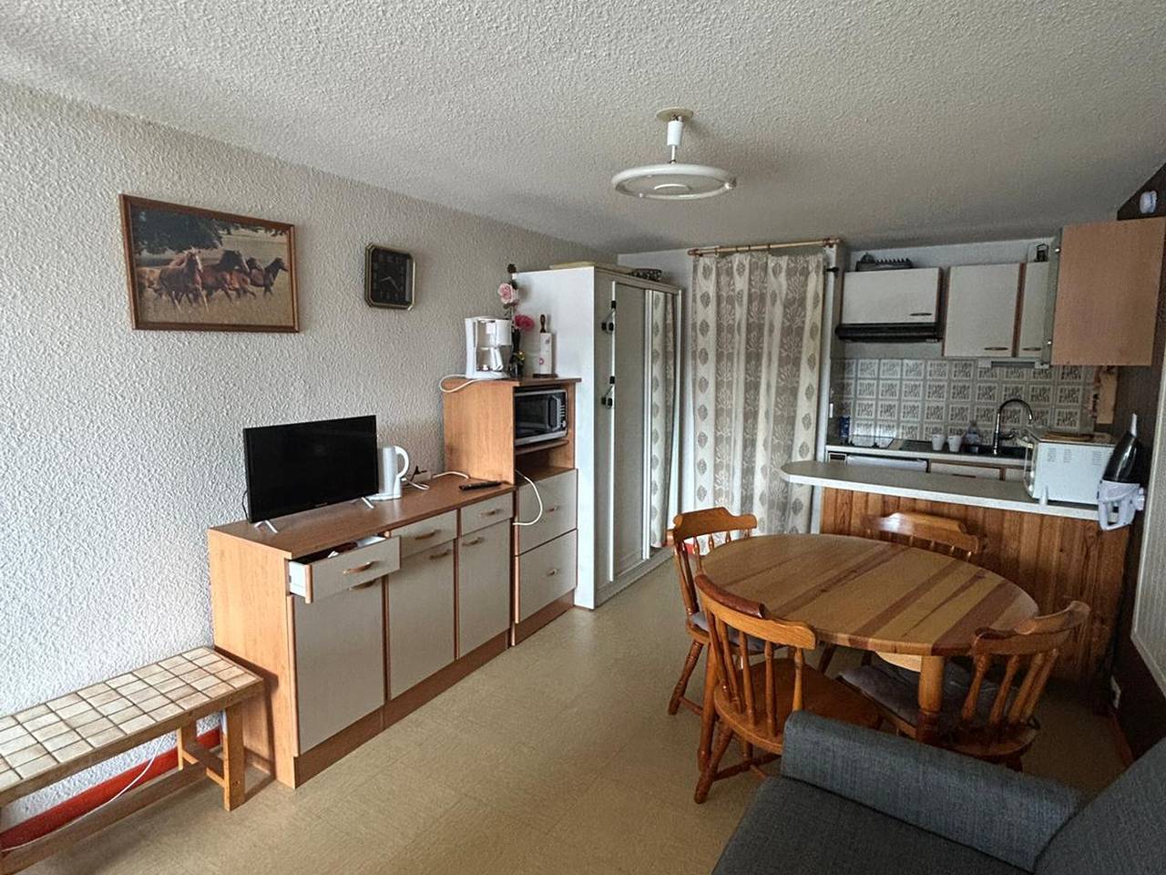 Studio entier, Studio cosy 4 pers au centre, Wifi, balcon sud in Super Besse, Besse-et-Saint-Anastaise