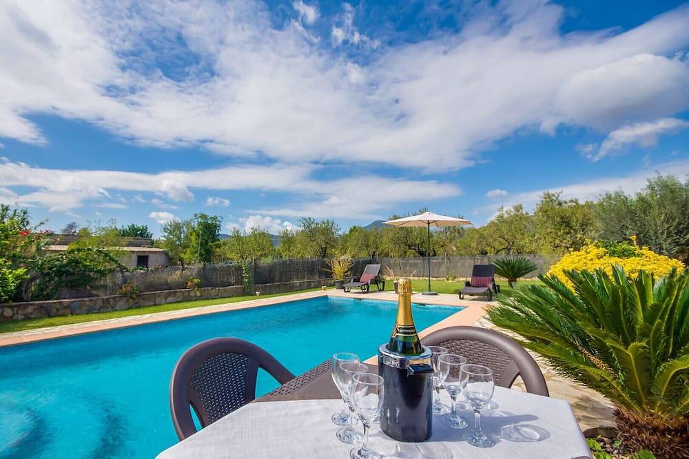 Rural finca with pool Casa de Puri in Mallorca in Lloseta, Majorca Center