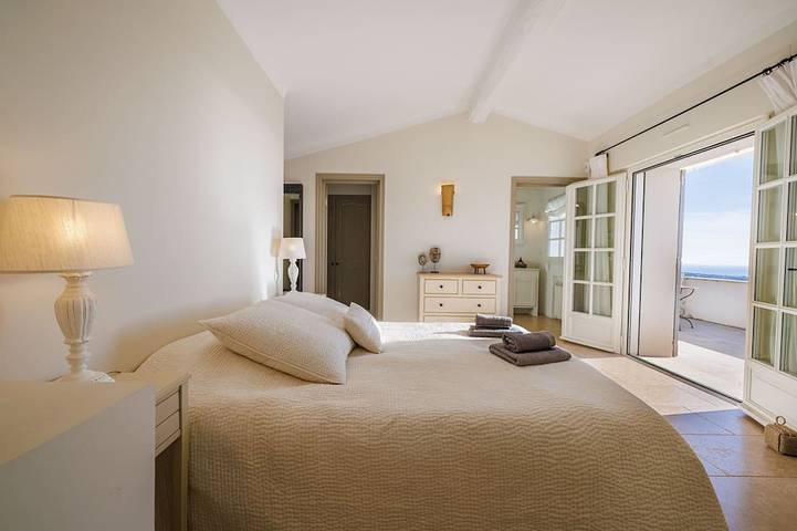 Mas Bellevue – Heated Pool & Exceptional Sea View in La Colle-sur-Loup, Mittelmeerküste (Frankreich)
