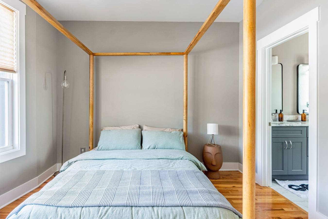 Entire apartment, ️ Modern Nashville Townhouse | Rooftop | Garage in Nashville, Tennessee