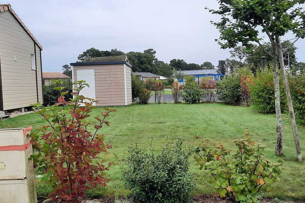 Comfortable 6-person, 3-bedroom chalet close to the Megaliths and beaches in Marzan, Côte des Mégalithes
