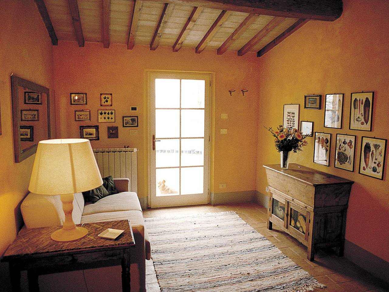 Ganze Wohnung, Eleganz der Toskana mit Blick auf die Hügel und Vignetten, den Garten und das Schwimmbad in Foiano della Chiana, Arezzo Provinz