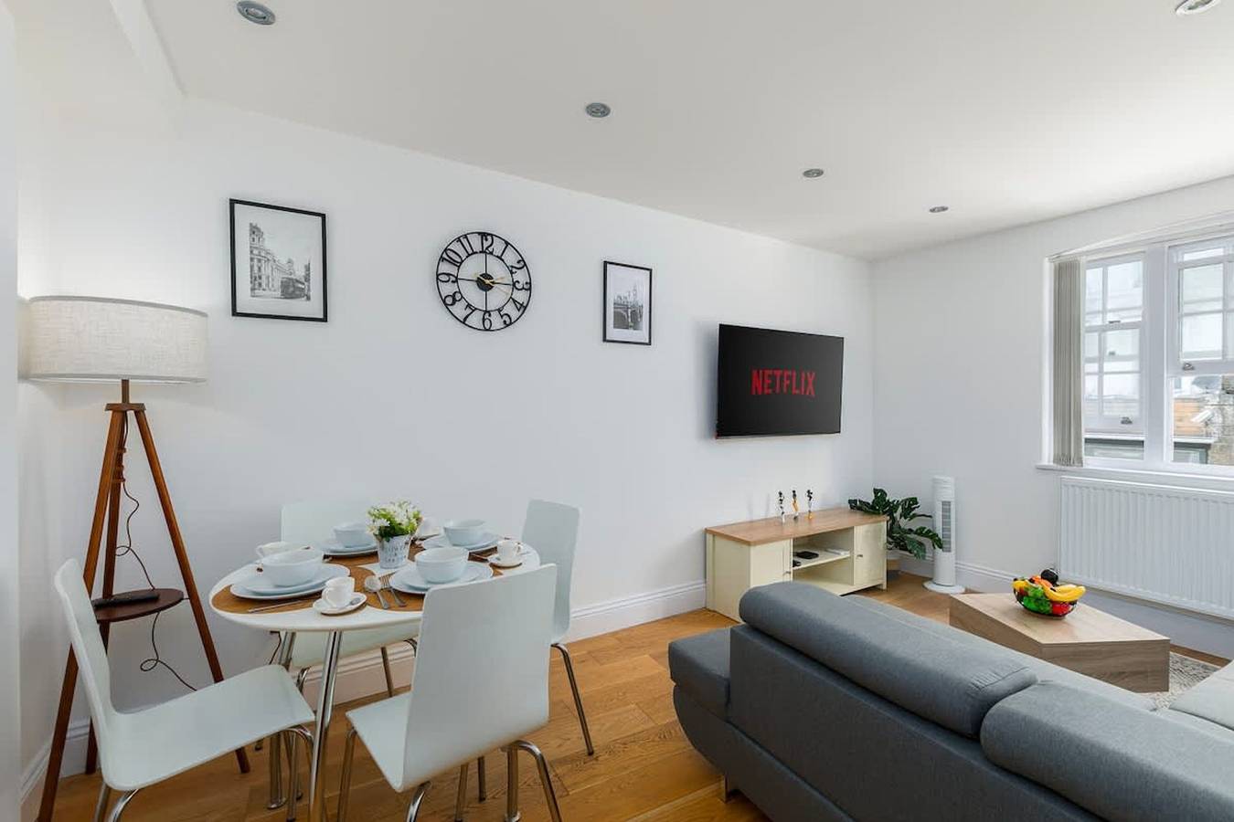 Entire apartment, Stylish Shoreditch Apartment with Balcony Sleeps 4 in Bethnal Green, London