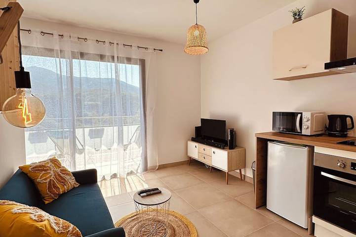 Ganze Wohnung, Studio with separate bedroom. Quiet and close to the sea in Venzolasca, Corte und Umgebung