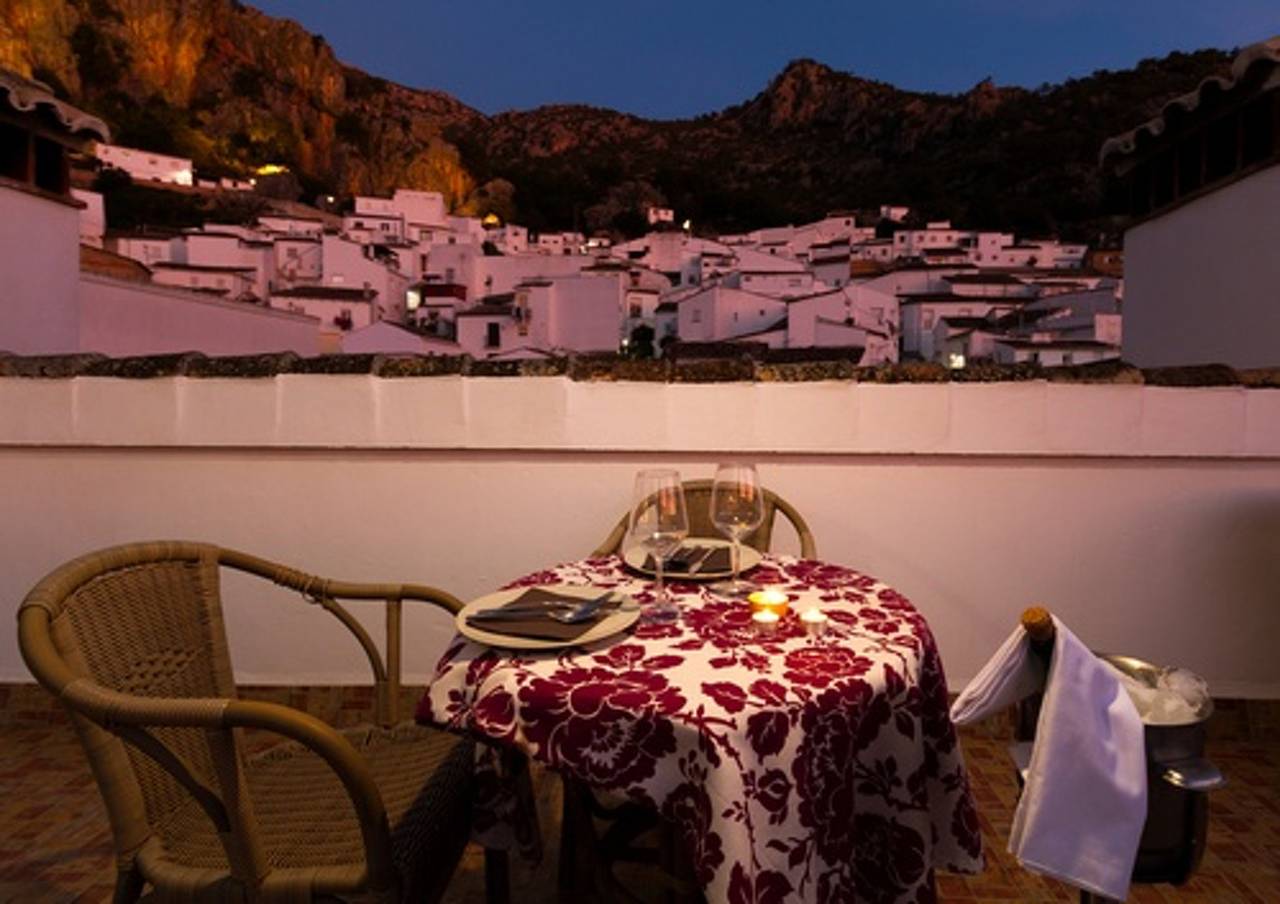 Ganze Wohnung, Gemütliche Wohnung in Ubrique mit Bergblick, 60 qm in Ubrique, Pueblos Blancos