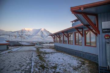 Hôtel pour 3 personnes, avec terrasse ainsi que sauna et vue dans Longyearbyen