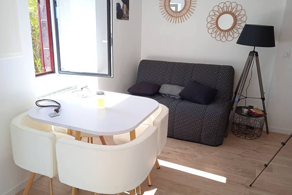 Entire apartment, Appartement Le Wallaby in Murol, Volcans d'Auvergne Regional Nature Park