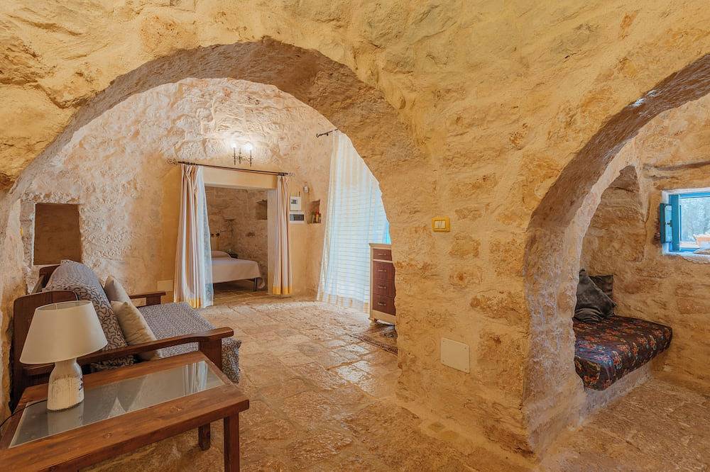 Erstaunliche 'Trullo Tarantini' in Latiano, Salento