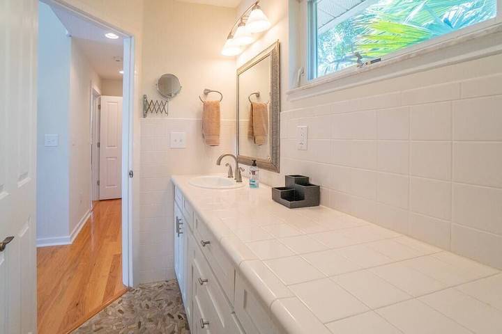 Vacation rental for 6 people, with yard and terrace as well as hot tub in Vilano Beach