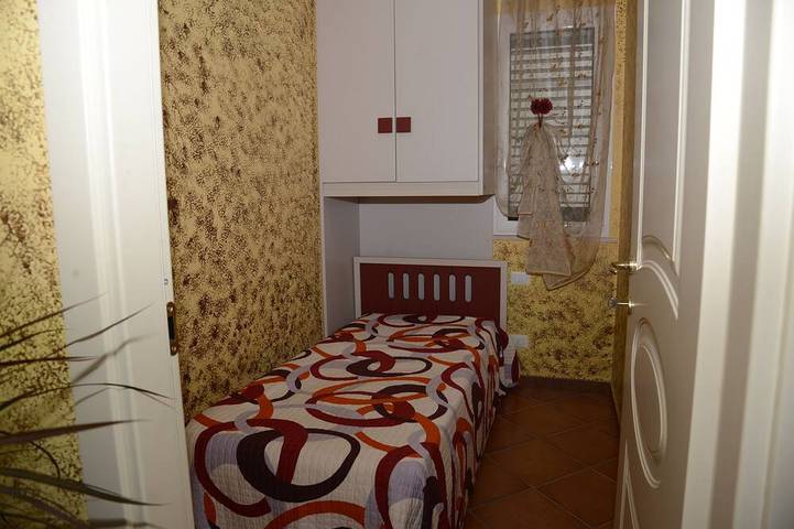 Apartamento entero, Artemide-Bonita casita con jardín junto a la piscina. in Policoro, Golfo de Tarento