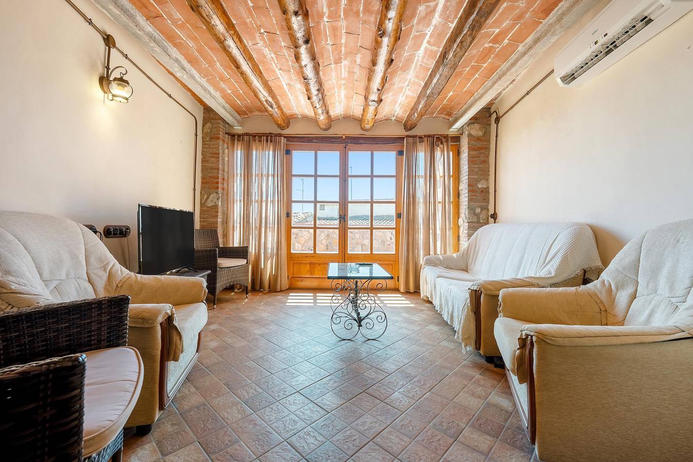 Maison rurale 'Con Encanto - C' avec terrasse privée, Wi-Fi et climatisation in Mont-roig del Camp, Costa Dorada