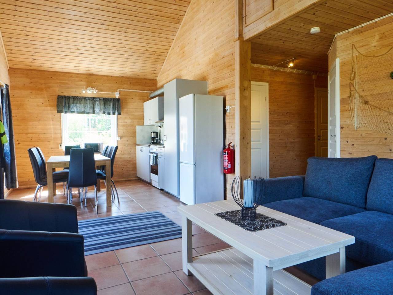 Komfort-Ferienhaus mit Seeblick, Boot und beheiztem Pool vor der Tür in Kronoberg