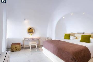 Villa for 4 People in Ormos Ammoudiou, Oia, Photo 1