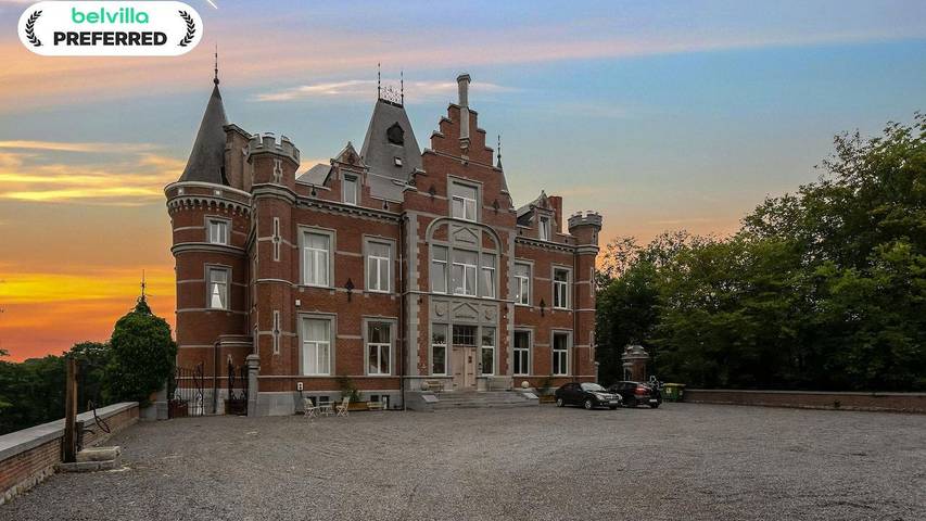 Château pour 40 personnes, avec sauna ainsi que jacuzzi et jardin en Belgique