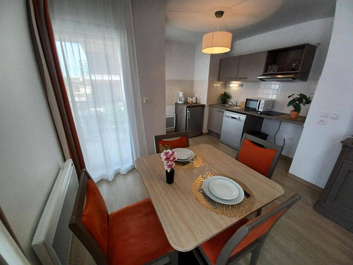 Appartement entier, One-Bedroom Apartment in Caen, Région de Caen