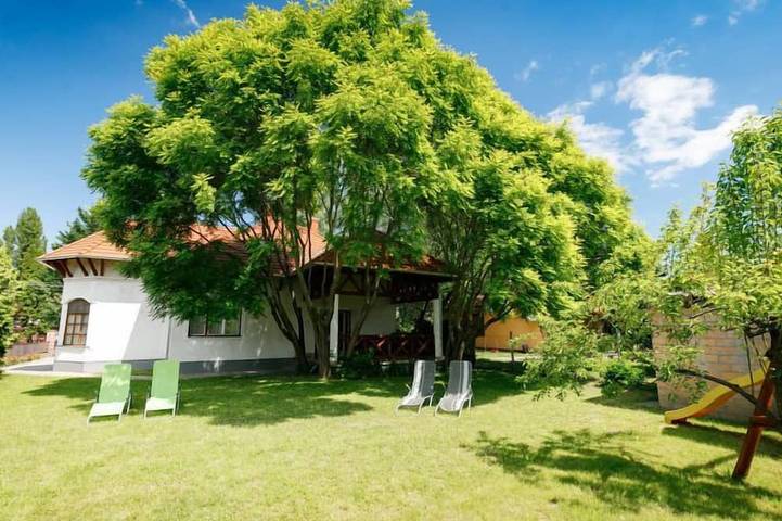 Ferienhaus für 12 Personen, mit Garten und Terrasse, mit Haustier