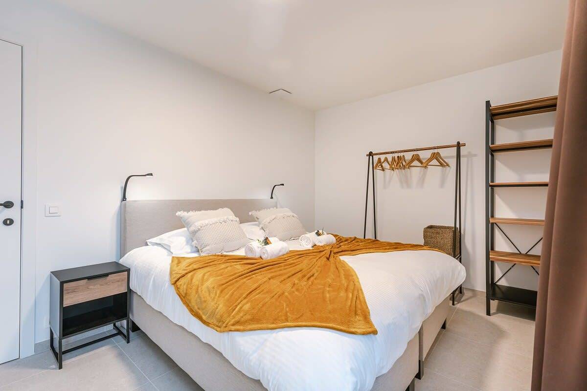 Ganze Wohnung, Bright Two-Bedroom Apartment in Zedelgem in Loppem, Zedelgem