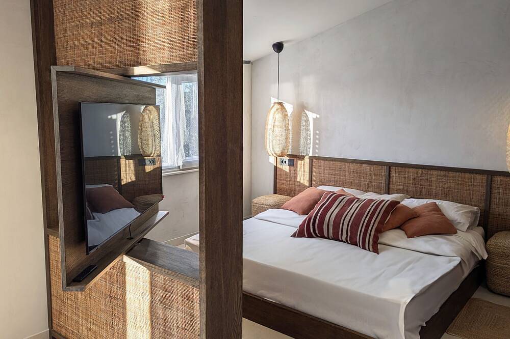 A Luxurious Mediterranean Escape on a Serene Island - Sunset Bliss Suite /1 in Drvenik Mali und Veli