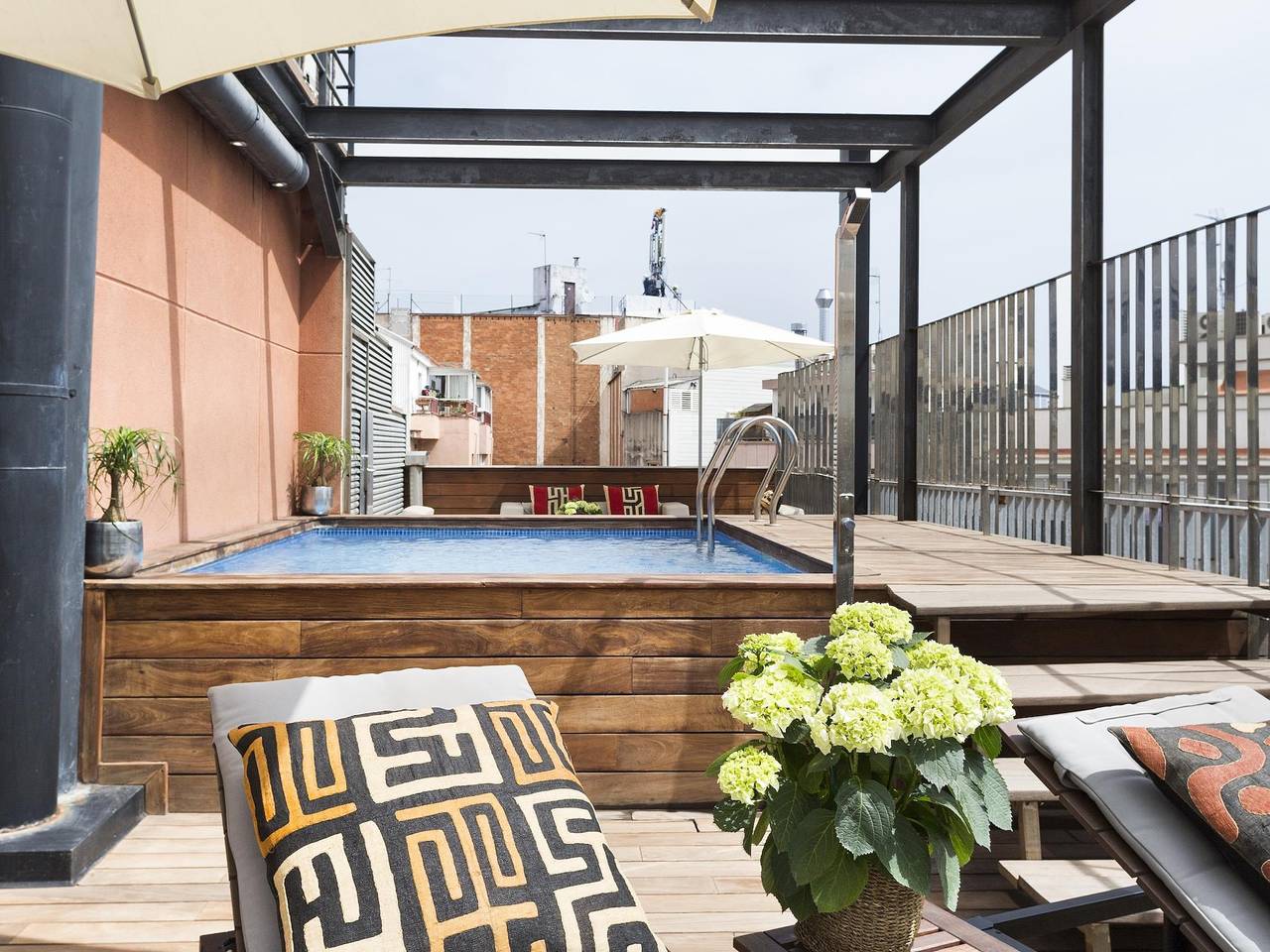 Geheel vakantieappartement, Vakantieappartement voor 8 personen met balkon in Barcelona Centre, Barcelona