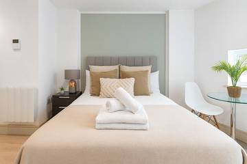 Apartment for 2 People in Kingston upon Thames, Chessington World of Adventures, Photo 4