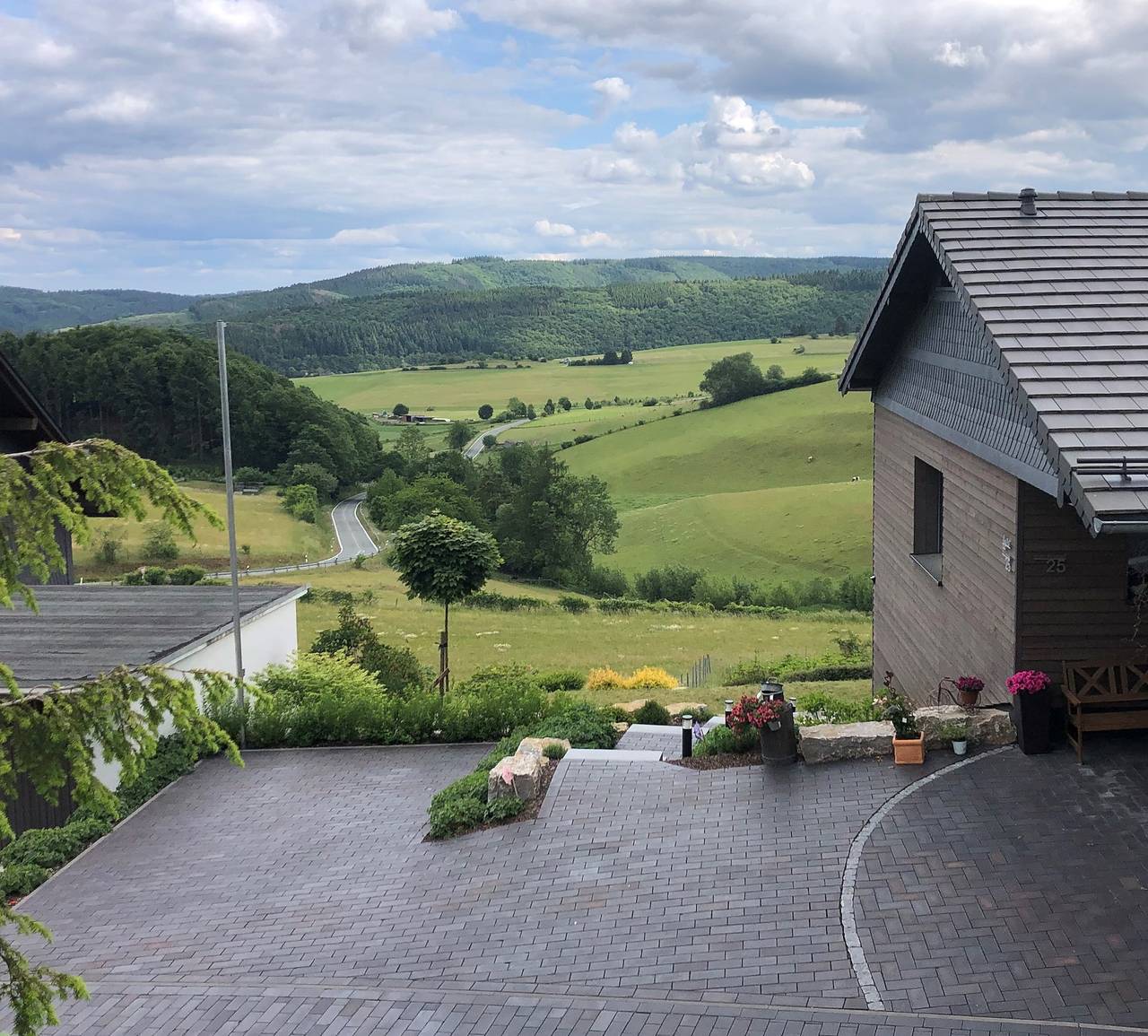 Ganze Wohnung, Apartment 'Fewo Auszeit Zum Anspel' mit privater Terrasse, Gemeinschaftsgarten & Wlan in Düdinghausen, Medebach