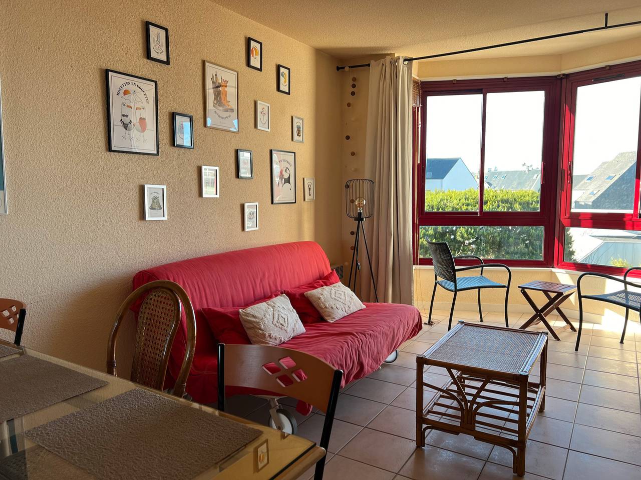 Appartement entier, Appartement 'Hortensia By Madame Est Servie' avec vue sur mer, balcon et Wi-Fi in Perros-Guirec, Côte de Granit Rose