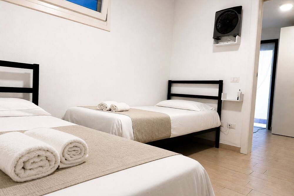 Villa con 2 camere da letto, piscina privata, internet Wi-Fi, vicino alla spiaggia e ai negozi in Codaruina/Valledoria, Valledoria