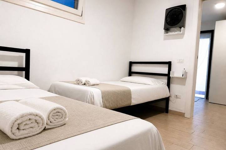 Villa 2 chambres, piscine privée, internet Wi-Fi, proche plage et commerces in Codaruina/Valledoria, Valledoria