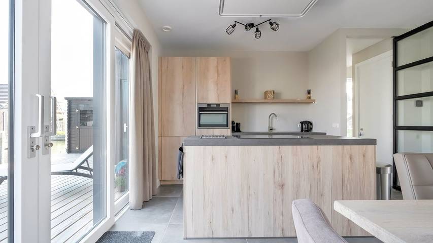 Ferienhaus für 9 Personen, mit Sauna und Whirlpool sowie Garten in Stavoren - 4