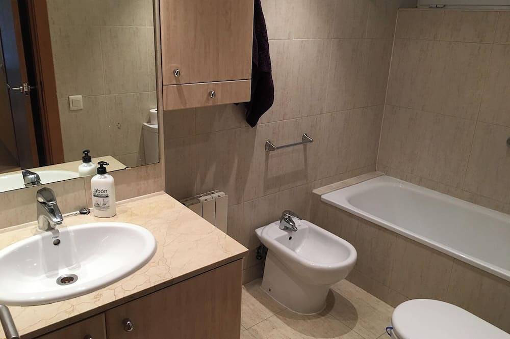 Apartamento entero, Homerez - Apartamento en Terrassa, piscina in Tarrasa, Interior de Barcelona