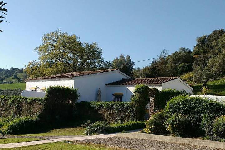 Casa rural para 8 personas, con jardín y balcón en Algodonales