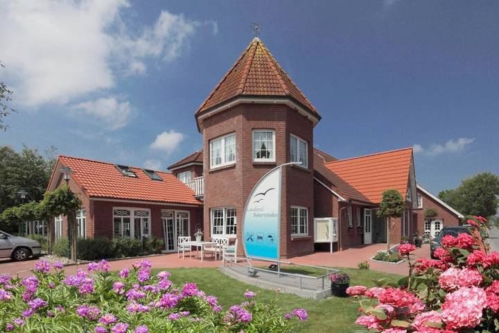 Hotel für 4 Personen, mit Garten
