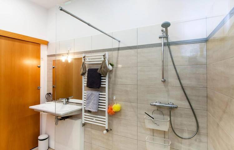 Maison de vacances pour 14 personnes, avec vue et vue sur le lac ainsi que jardin et piscine dans les Ardennes - 3