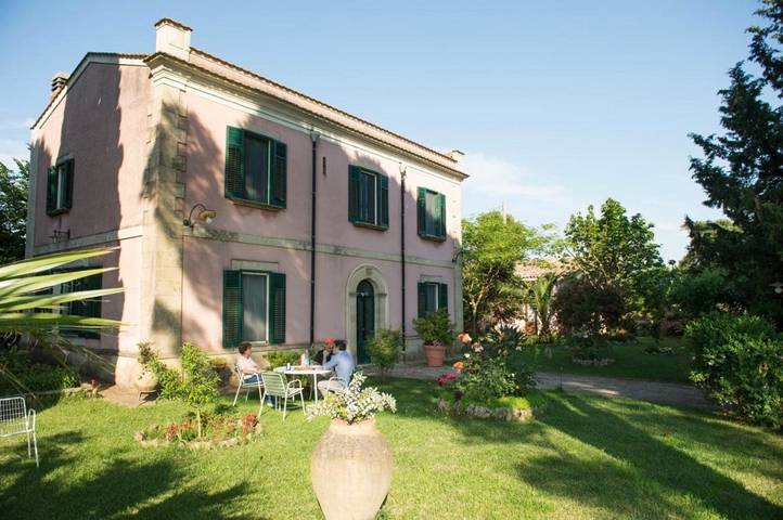 Chambre d’hôte pour 2 personnes, avec vue et jardin, animaux acceptés à Salemi