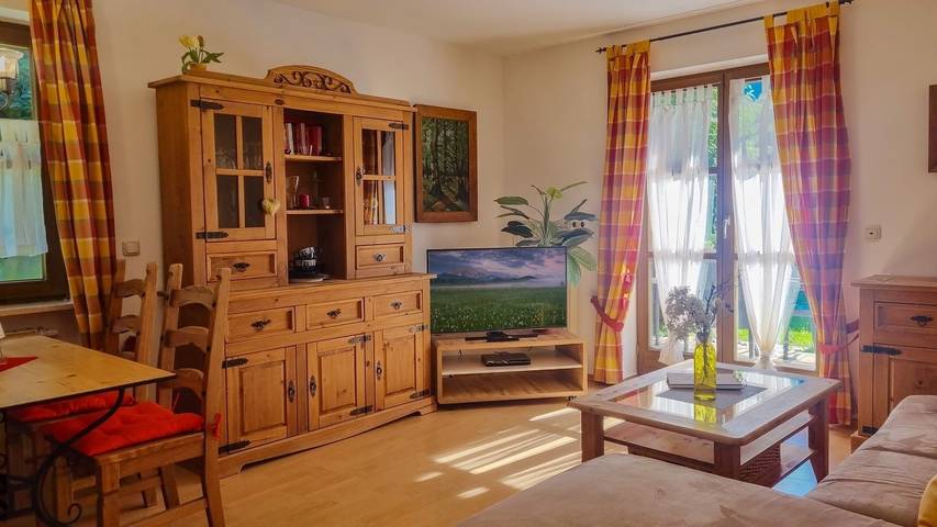 Ferienwohnung für 3 Personen, mit Balkon und Terrasse sowie Garten und Pool im Mittenwald - 3