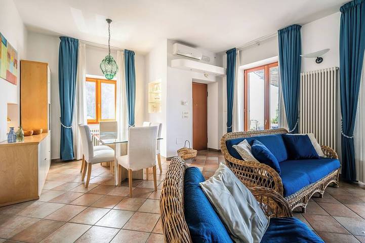 Villa Antonella - swimming pool, jacuzzi, sea and Vesuvius view in Vico Equense, Sorrento Coast