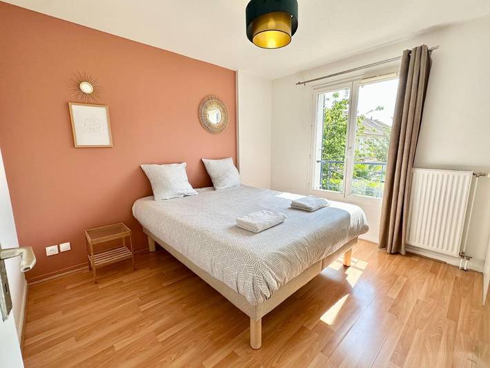 Location de vacances pour 8 personnes, avec vue et terrasse, animaux acceptés à Houilles - 3