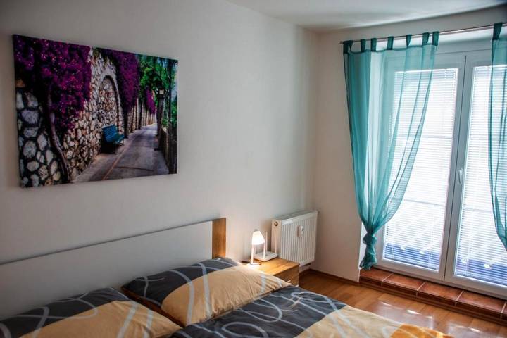 Ferienwohnung für 8 Personen, mit Ausblick und Balkon in Lipno