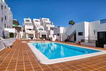 Holiday Home for 3 People in Playa Grande (Canary Islands), Tías, Photo 2